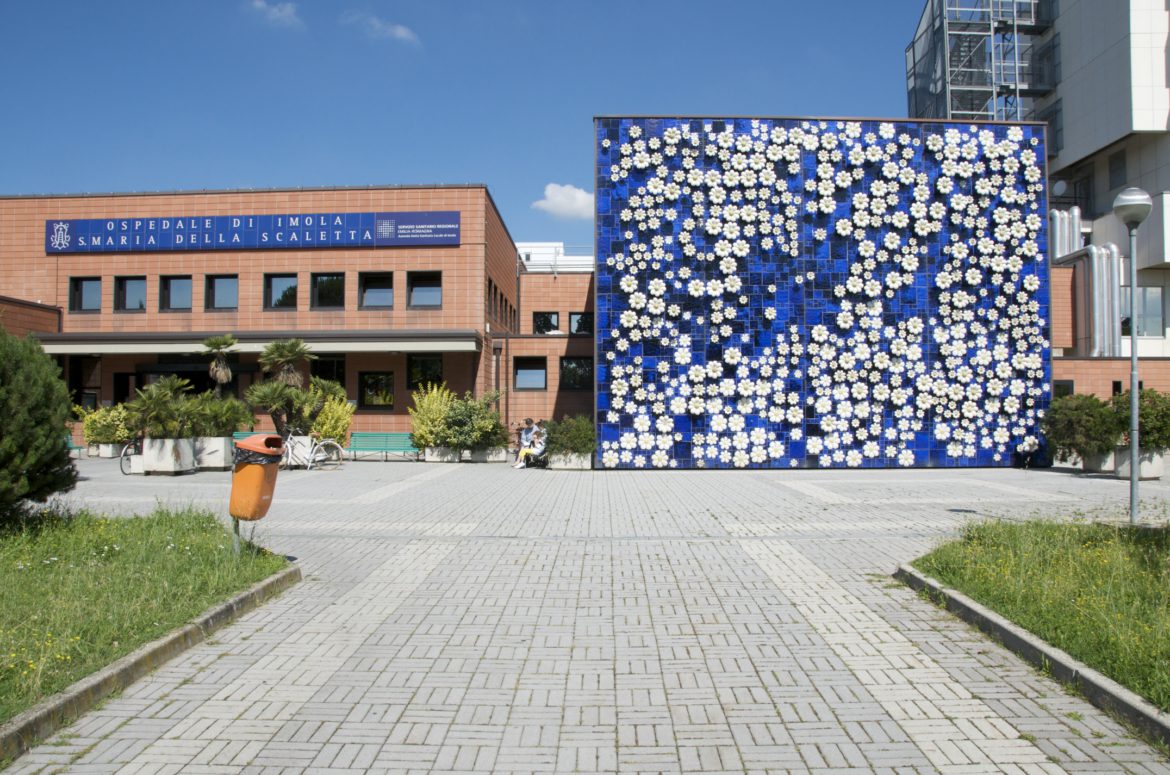 Uiltucs: «Cambio gestione al bar ospedale Imola, lavoratori senza stipendio»