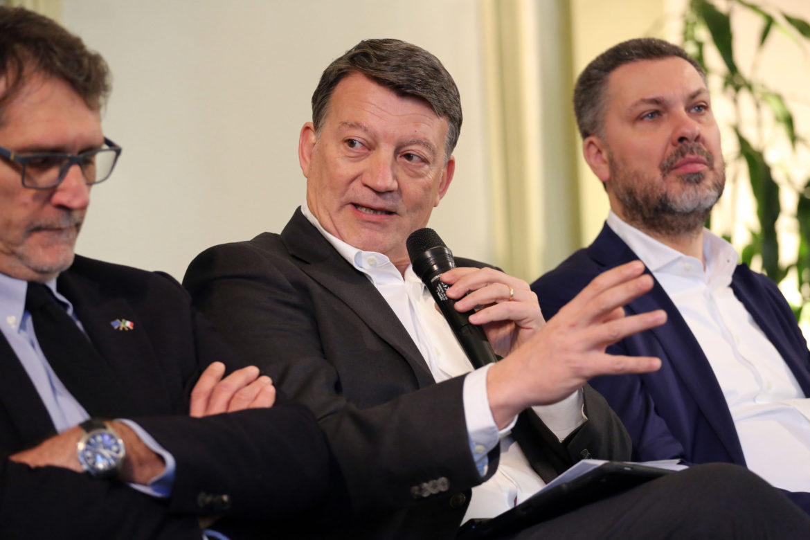 BOLOGNA CONVEGNO UIL NUOVI LAVORI NUOVI DIRITTI