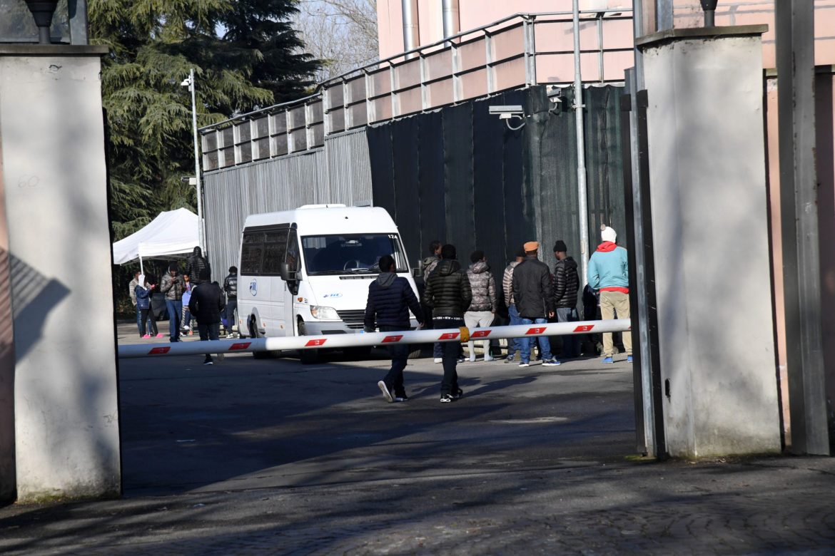 Fp-Cgil; Cisl Fp; Uil Fpl (Bo): «Bando accoglienza migranti, a rischio 600 posti di lavoro»