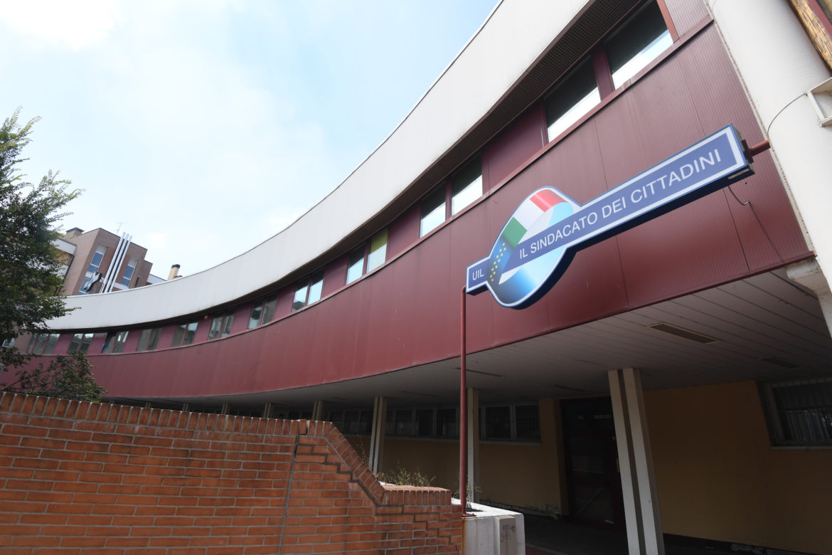 Lunedì 7 gennaio 2022 la sede della UIL ER e BO in via Serena 2/2 a Bologna resterà chiusa. Riaprirà lunedì 10 gennaio 2022