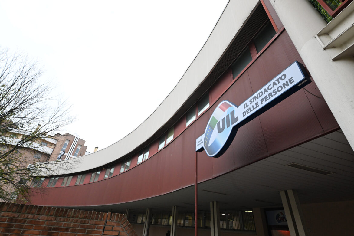CHIUSURE : la sede Uil ER, gli uffici del Caf e dell’Ital in via Serena 2/2 a Bologna saranno chiusi dal 10 al 16 agosto compresi